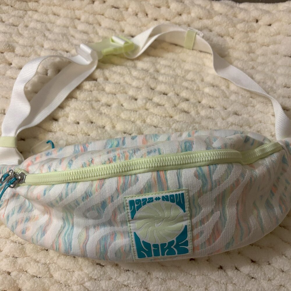 NWT Nike Belt Bag